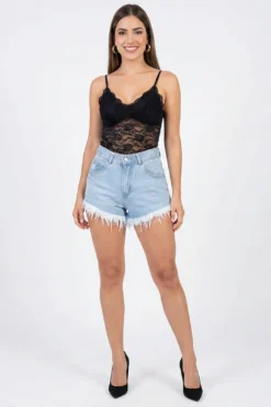 Short player celestes bigote