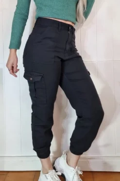 Jogger cargo negro