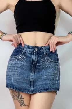 Short pollera bigotes y brillo