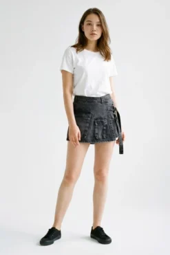 Short pollera cargo cris, tiras y hebilla